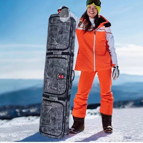 Double shoulder snowboard bag with wheels